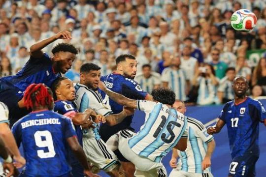الأرجنتين تعبر الرأس الأخضر بعد ملحمة كروية وتضرب موعدًا مع مصر في ثمن نهائي مونديال 2026
