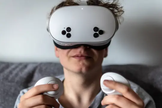 «ميتا» تقترب من نقل منازلنا إلى الواقع الافتراضي