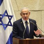 استطلاع: أغلبية الإسرائيليين ترفض العفو عن نتنياهو رغم اعتباره "الأنسب" لرئاسة الحكومة