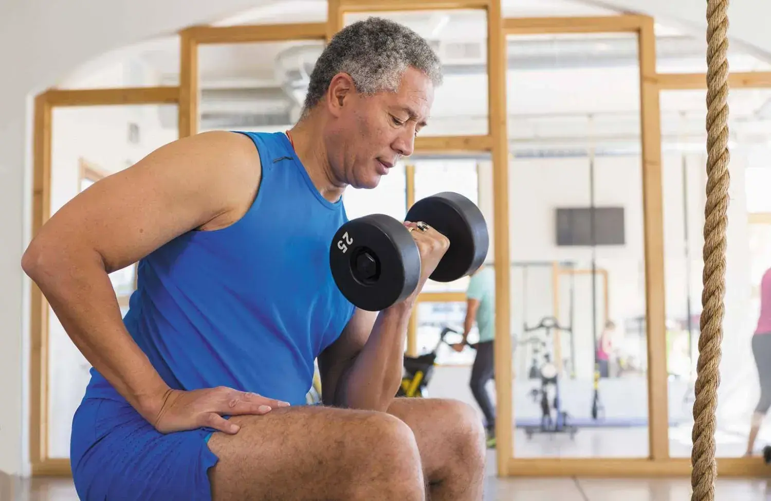 الخبراء يحذرون: فقدان العضلات وزيادة الدهون الحشوية قد يرفعان خطر أمراض القلب والضغط والسكري