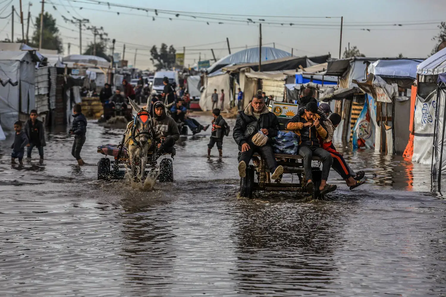فقدان البيانات المناخية في القطاع وتحسن ملحوظ للهطول المطري في الضفة الغربية خلال موسم 2025/2026