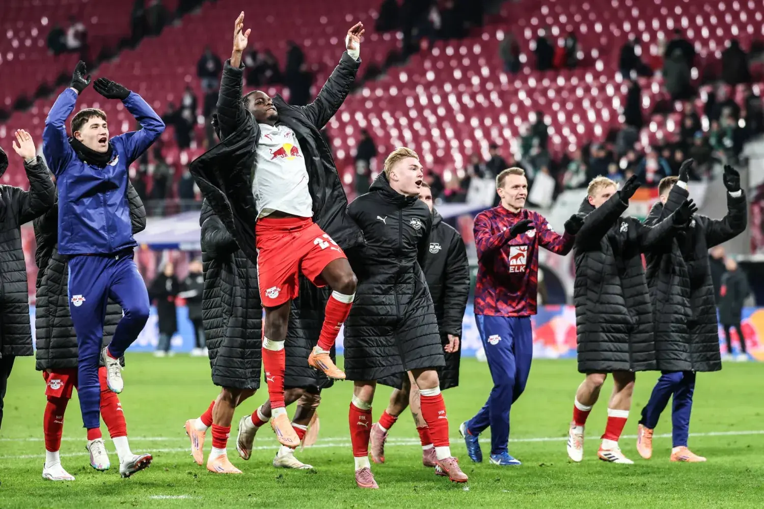 لايبزيغ يعود إلى المركز الثاني بفوز مثير على فيردر بريمن