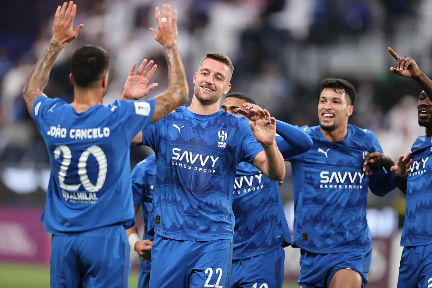 الهلال يحقق فوزًا عريضًا ويبلغ الهدف 400 آسيويًا والوحدة يقلب الطاولة على السد