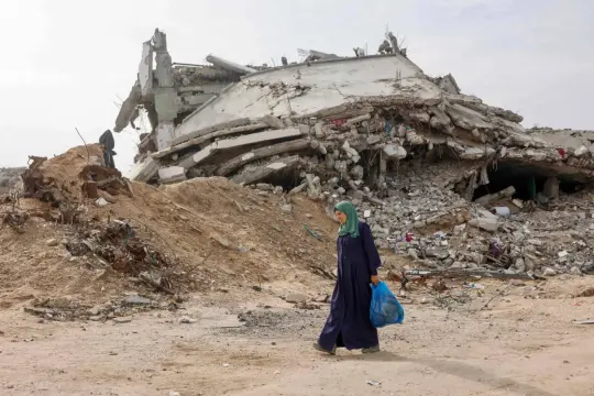 بلديات غزة تحذر من انهيار شامل للخدمات وسط حصار خانق ونقص حاد في الوقود