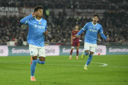 نابولي يتغلب على روما بهدف نظيف ليصعد إلى المركز الثاني بفارق نقطة عن المتصدر.