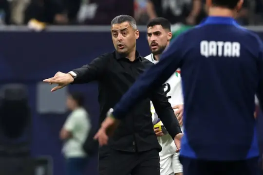 مدرب فلسطين يهدي الفوز على قطر لشهداء غزة