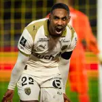 لانس يتجاوز نانت بصعوبة ويعزز صدارته للدوري الفرنسي