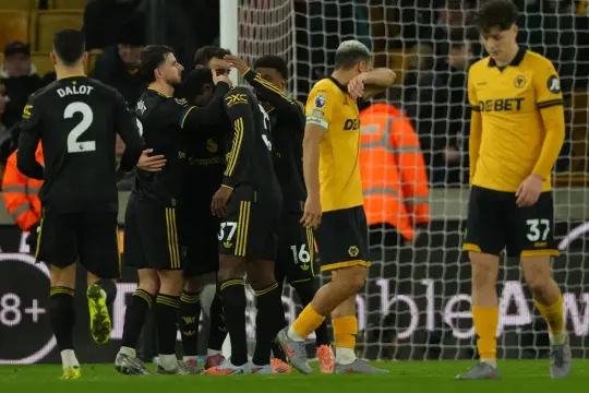 مانشستر يونايتد يكتسح وولفرهامبتون برباعية ويعود لسكة الانتصارات في البريميرليج