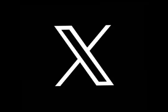 «إكس» تطلق تحديثًا واسعًا يدمج الرسائل الخاصة وميزة XChat في تبويب موحّد