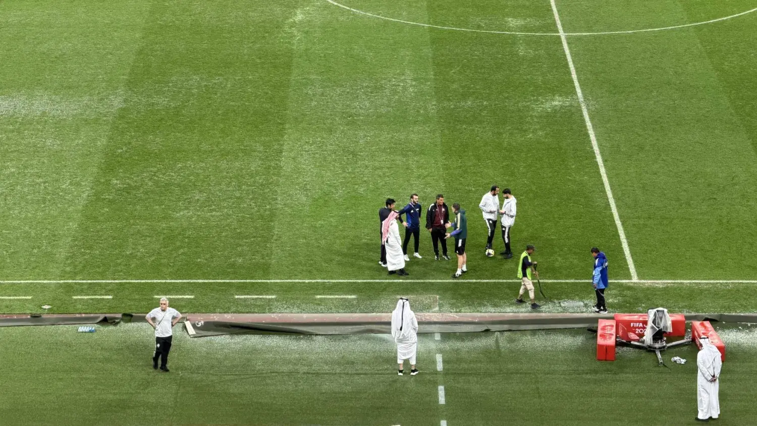 عاصفة رعدية وبرق تُنهي مواجهة تحديد المركزين الثالث والرابع على استاد خليفة الدولي