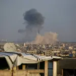 إصابة فلسطينيين برصاص الجيش الإسرائيلي في خيام النازحين وسط غزة