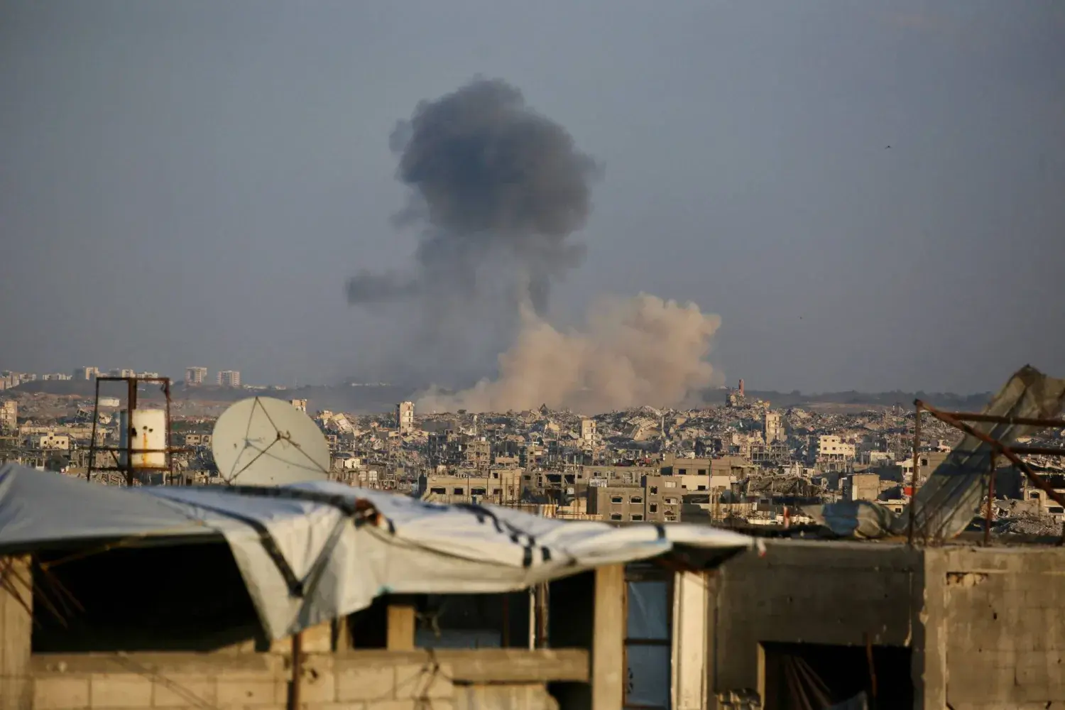 خروقات مستمرة لاتفاق وقف إطلاق النار تضاف لمعاناة آلاف الفلسطينيين المشردين