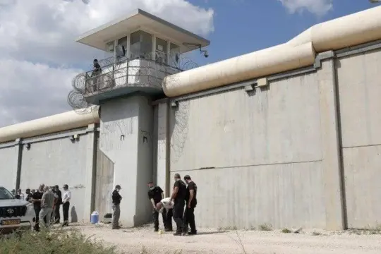 «الصليب الأحمر»: لم نتمكن من زيارة المعتقلين الفلسطينيين في السجون الإسرائيلية منذ أكتوبر 2023