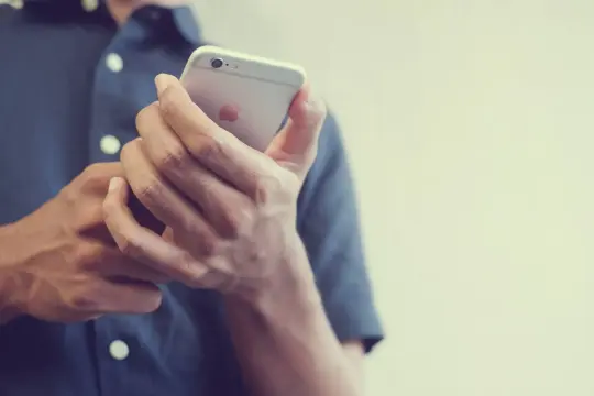 دراسة: استخدامك لـ«واتساب» قد يكشف فجوة خفية بين تصورك وسلوكك الحقيقي في التواصل