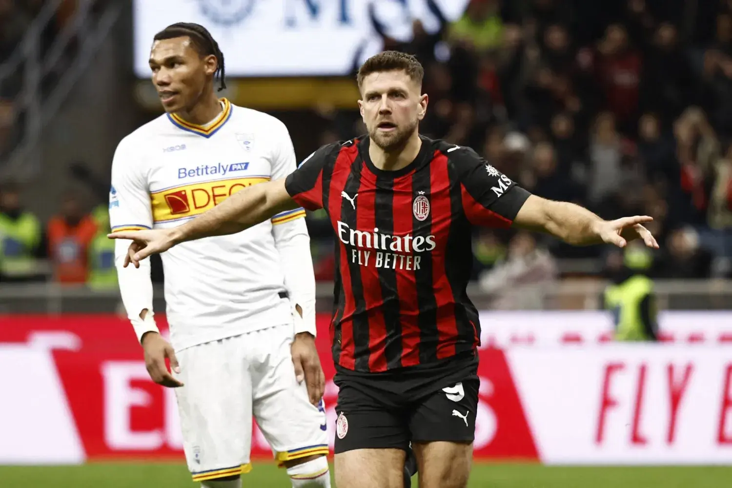 فوز صعب لميلان على ليتشي، انتصار ثمين لروما في تورينو، وفيولا يهدي كوميسو ثلاث نقاط خارج الديار