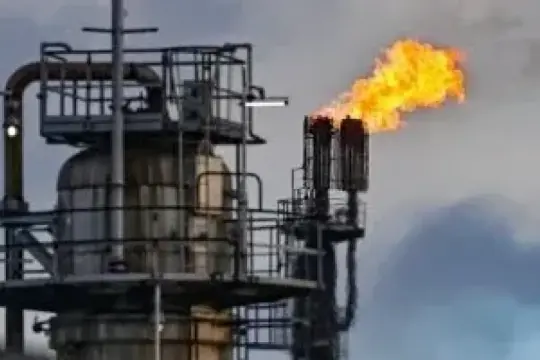 أسعار الغاز الطبيعي في أوروبا تهبط 20% بعد هدنة مؤقتة بين واشنطن وطهران