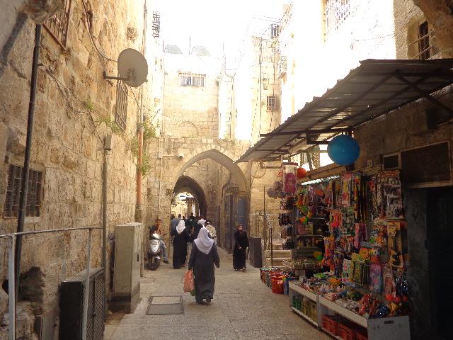 المحافظة تدعو إلى تحرك دولي فاعل لحماية القدس ووقف الإجراءات الإسرائيلية التي تستهدف هويتها وتراثها