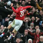 مانشستر يونايتد يخطف فوزاً قاتلاً أمام فولهام ويواصل صحوته مع كاريك