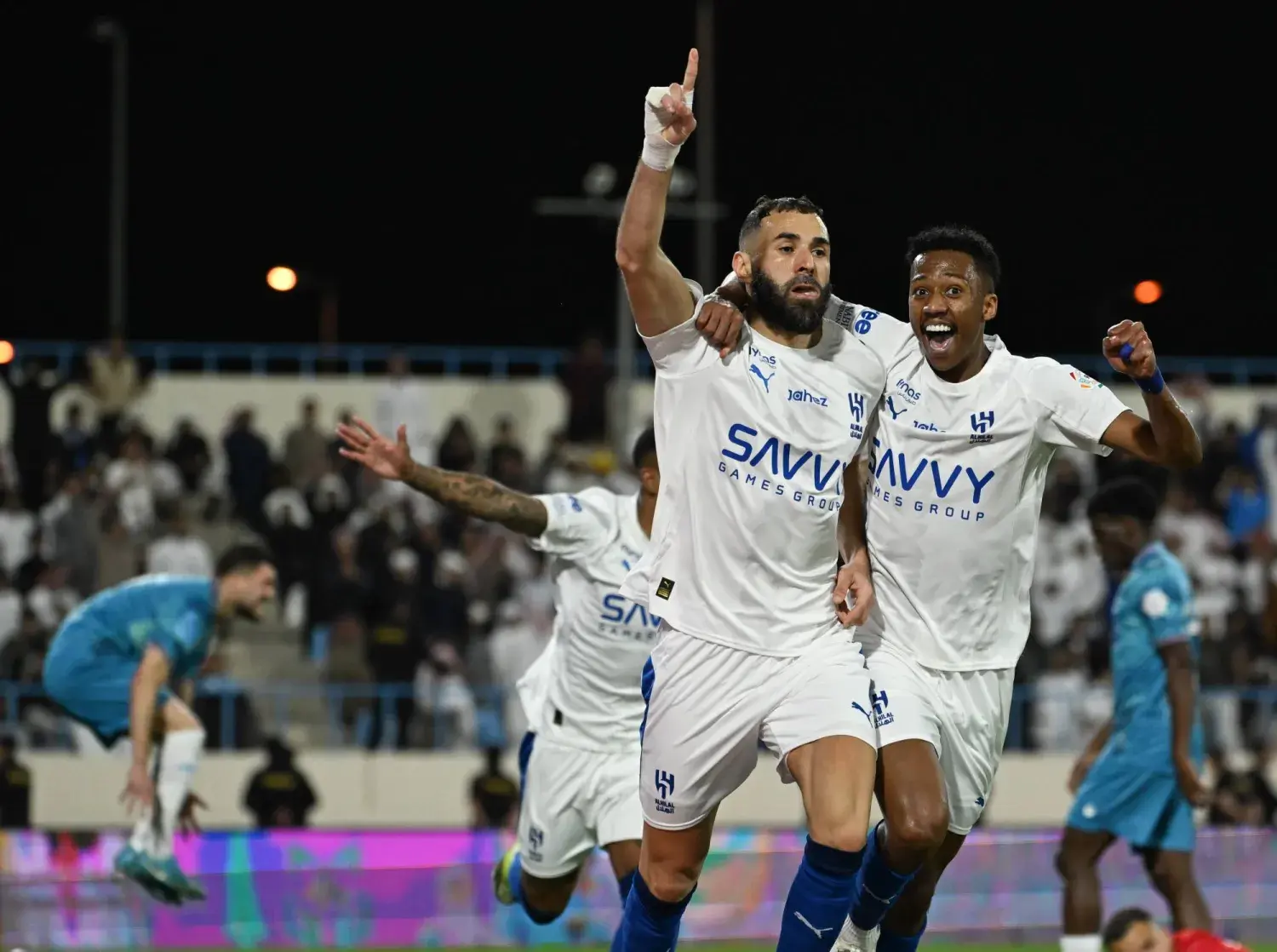 النجم الفرنسي يتألق بهدف بالكعب ويقود الزعيم لانتصار عريض يعزز صدارته للدوري السعودي