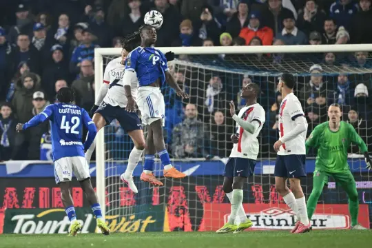 قرعة ربع نهائي كأس فرنسا تضع لنس في مواجهة نارية أمام ليون