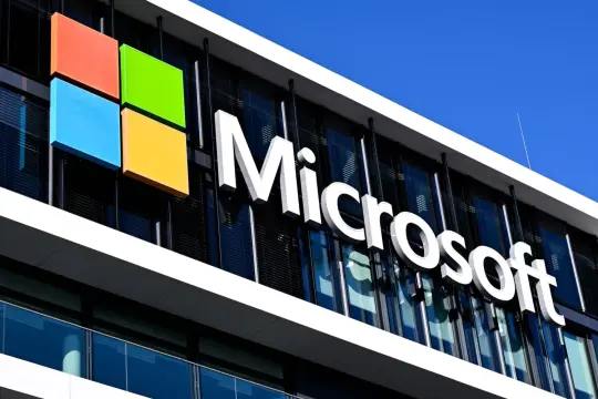 مايكروسوفت تحذر من «الذكاء الاصطناعي الخفي» داخل الشركات قبل مؤتمر ميونيخ للأمن
