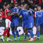 ريال مدريد يهزم بنفيكا بهدف فينيسيوس وسط توقف بسبب واقعة عنصرية