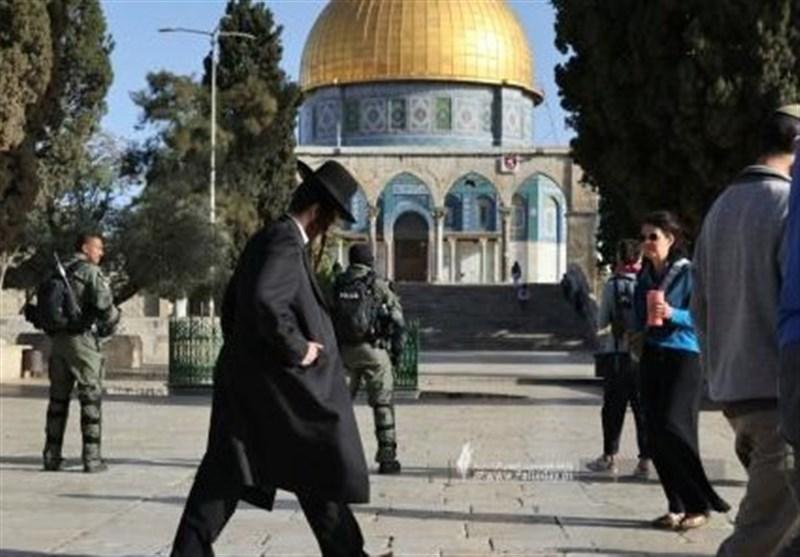 أداء طقوس تلمودية علنية في ختام “عيد الأنوار” يهدد الوضع القائم ويدفع نحو تقسيم زماني ومكاني