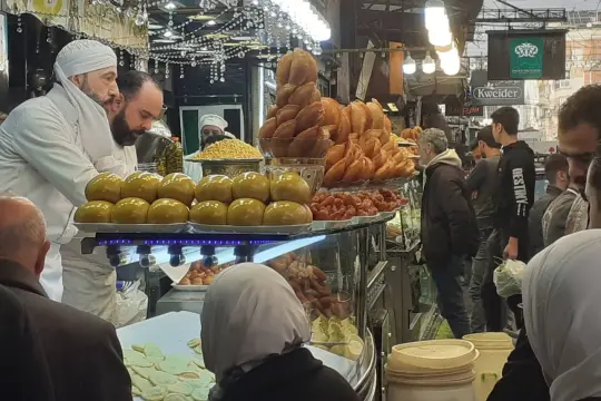 مرضى السكري ورمضان: طرق آمنة لتناول الحلويات دون رفع مستوى السكر