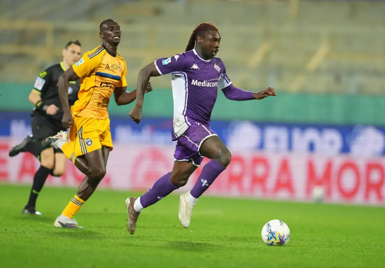 مويس كين يمنح “الفيولا” فوزًا ثمينًا في الجولة 26