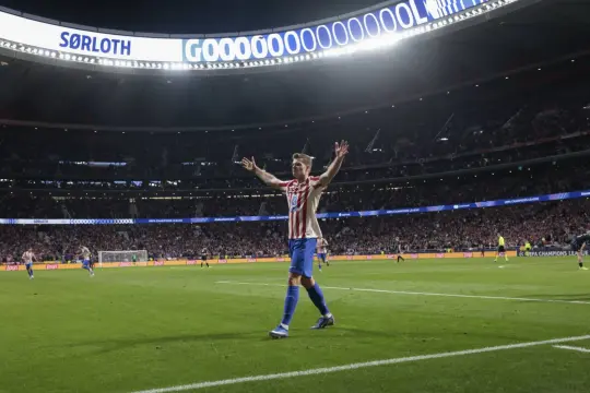 سورلوث يقود أتلتيكو مدريد إلى ثمن نهائي الأبطال بثلاثية في كلوب بروج