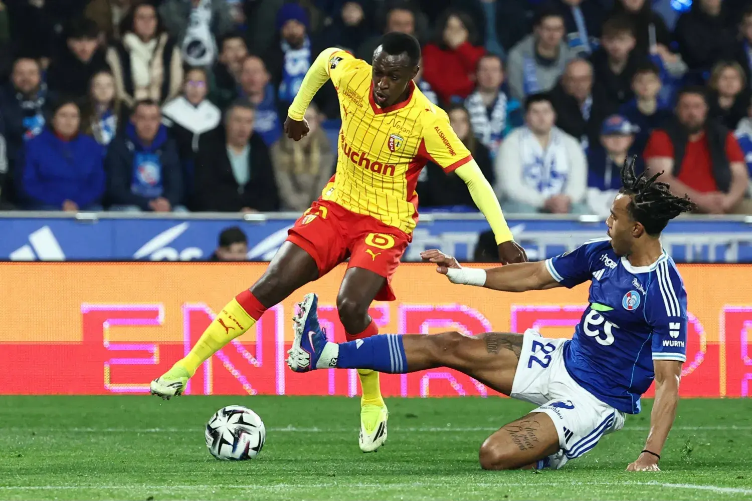 الفريق الأصفر يرفع رصيده إلى 53 نقطة بفارق نقطة خلف باريس سان جيرمان