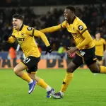 وولفرهامبتون يهزم أستون فيلا بثنائية في الدوري الإنجليزي