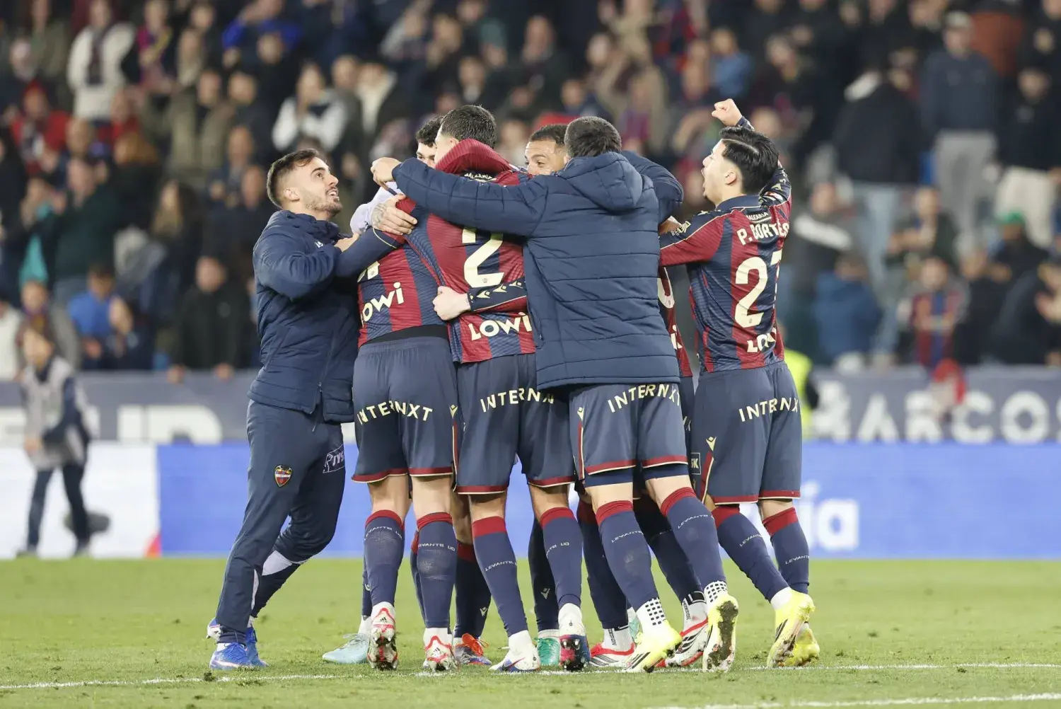 طرد بارادا يمهد الطريق لانتصار ثمين في صراع الهبوط