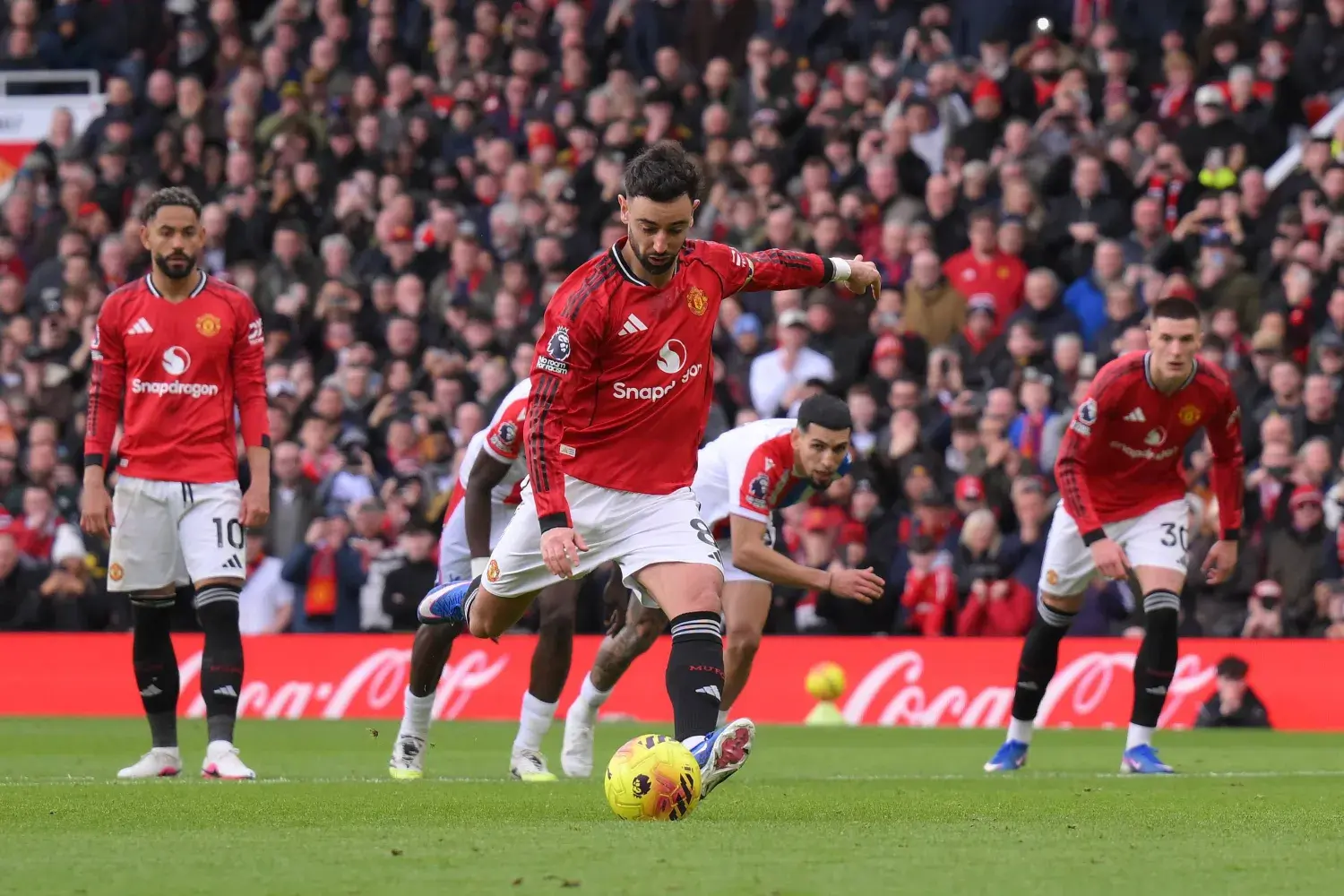 مانشستر يونايتد يقلب الطاولة ويتقدم للمركز الثالث… وتوتنهام يتعثر وبرايتون يتفوق على نوتنغهام