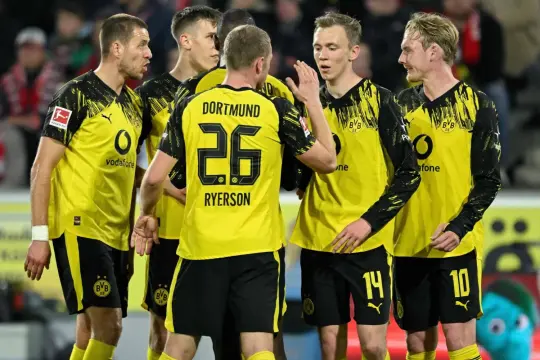 بوروسيا دورتموند وهوفنهايم يعززان مراكزهما في البوندسليغا وفوز هامبورغ يضاعف معاناة فولفسبورغ