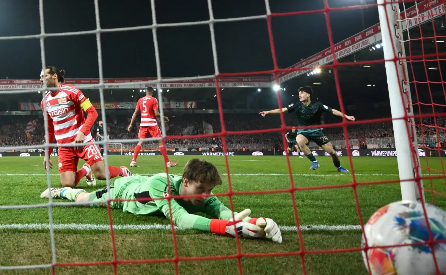 فيردر بريمن يبتعد عن شبح الهبوط برباعية أمام يونيون برلين في البوندسليغا