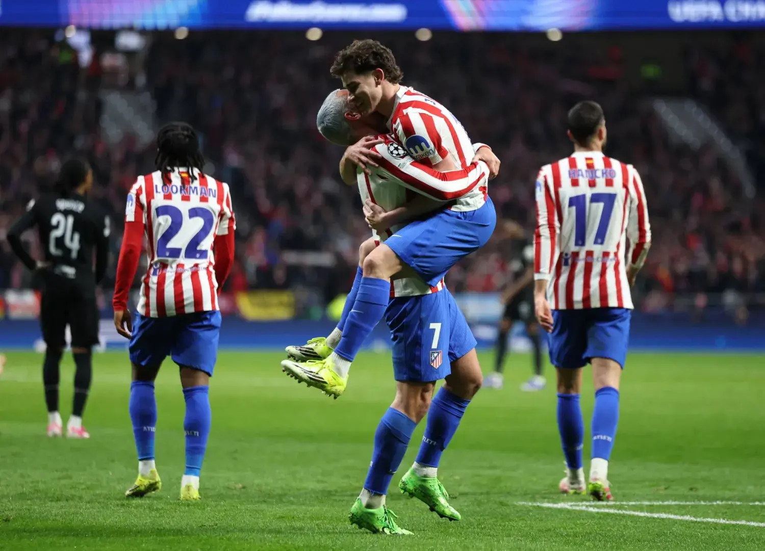 أداء هجومي مذهل وأخطاء حارس توتنهام تمنح أتلتيكو تقدماً كبيراً قبل مباراة الإياب في لندن