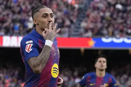 برشلونة يسحق إشبيلية بخماسية ويعزز صدارته للدوري الإسباني