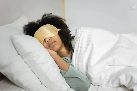 كيف تعيد ضبط نومك وجسمك بعد رمضان؟ نصائح طبية للعودة التدريجية للحياة الطبيعية