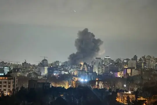 الجيش الإسرائيلي يستهدف جامعة مالك الأشتر في طهران بعد هجمات صاروخية إيرانية على ديمونا