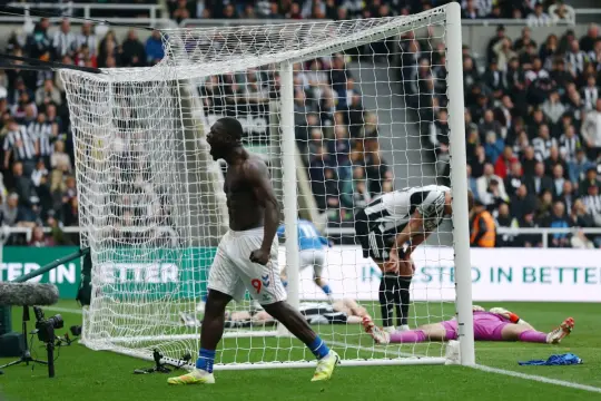 البريميرليج: سندرلاند يصعق نيوكاسل وفوز مهم لأستون فيلا وفورست