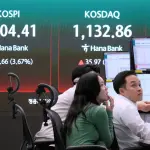 الأسهم الآسيوية تتراجع مع ارتفاع النفط وسط غموض المفاوضات بين واشنطن وطهران