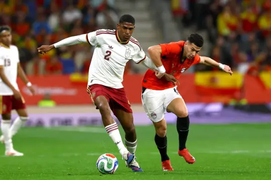 فيفا يفتح تحقيقًا مع الاتحاد الإسباني بسبب هتافات عنصرية ضد المسلمين في مباراة ودية