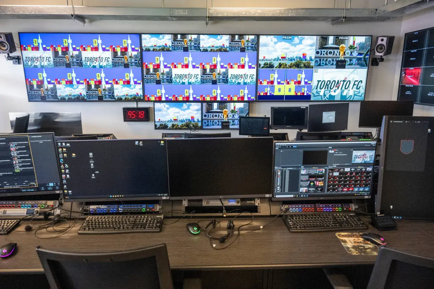 52 حكماً و88 مساعداً و30 حكماً للفيديو يقودون نسخة تاريخية بمشاركة 48 منتخباً وتقنيات غير مسبوقة