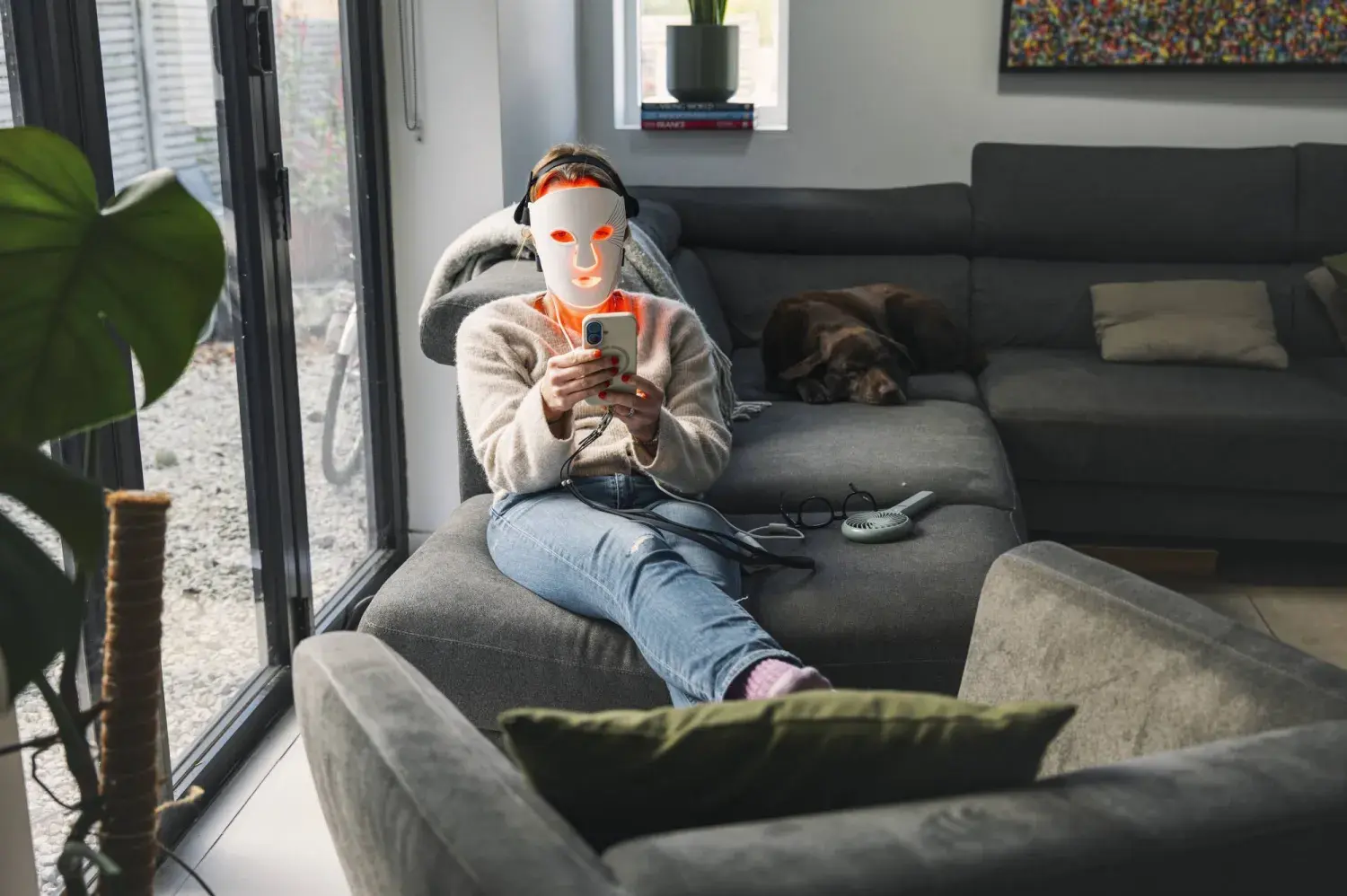 أطباء جلدية يوضحون فوائده المحتملة للبشرة مع التحذير من اختلاف فعالية الأجهزة المنزلية