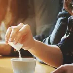 دراسة: المحليات الصناعية قد تؤثر على الأجيال عبر تغييرات بيولوجية في الأمعاء والجينات