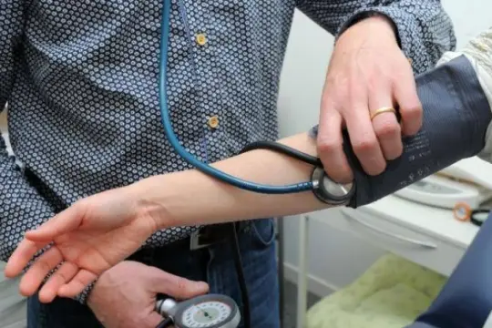 دراسة تكشف دورًا جديدًا للدماغ في ارتفاع ضغط الدم