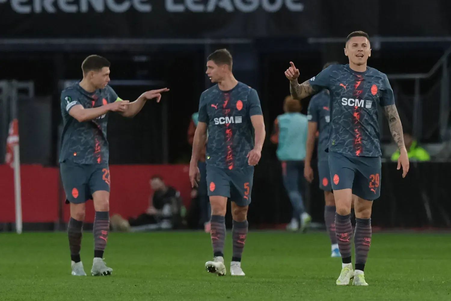 شاختار دانييتسك يبلغ نصف نهائي المؤتمر الأوروبي بعد تعادل مثير أمام ألكمار