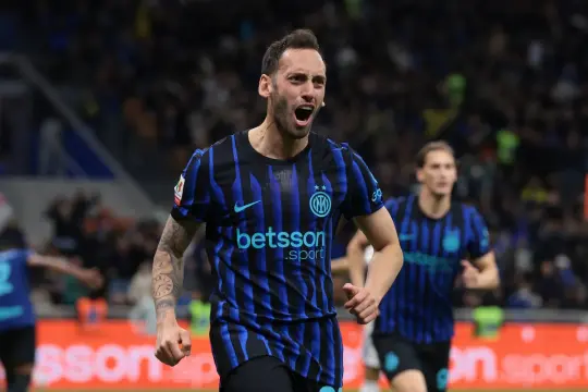إنتر ميلان يقلب الطاولة على كومو ويتأهل إلى نهائي كأس إيطاليا