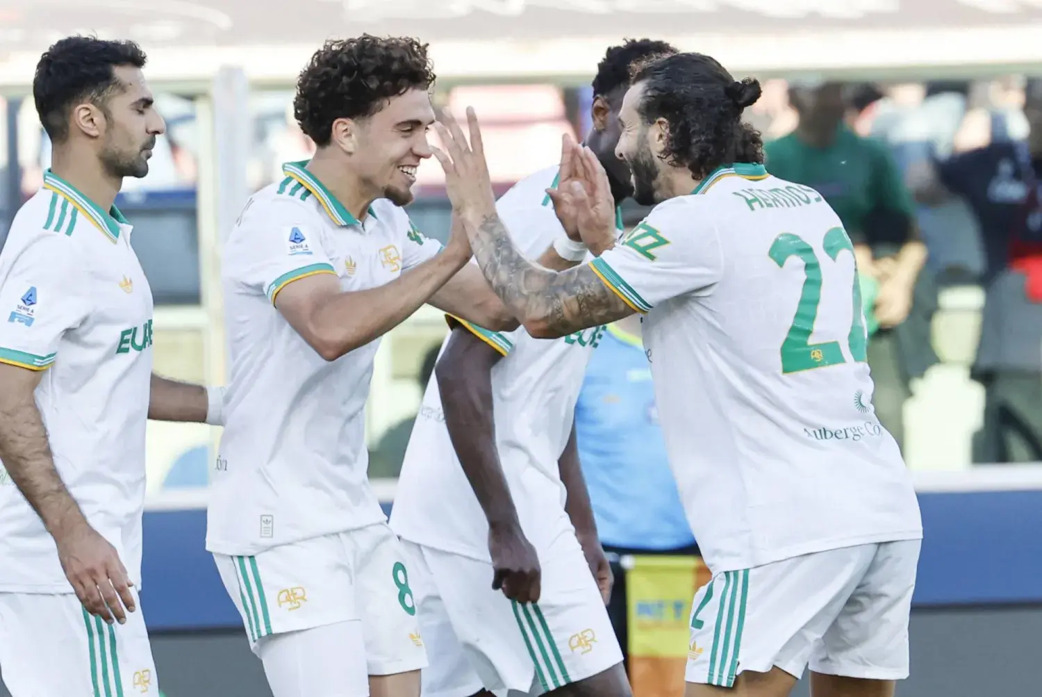 الدولي المغربي يسجل ويصنع في انتصار 2-0 يشعل صراع المراكز الأوروبية